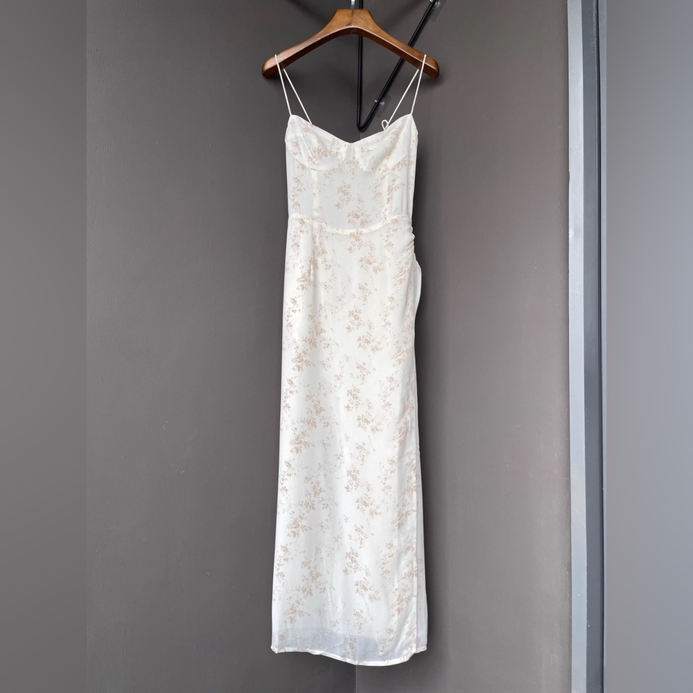 Reformation Kourtney Dress | Neutrals 🎉SALE🎀 last one - Picture 6 of 7